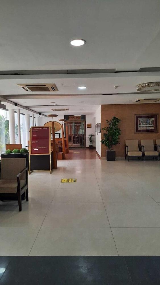 Ymca Tourist Hostel